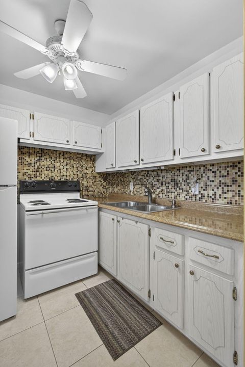 待售: $75,000 (1 贝兹, 1 浴室, 702 平方英尺)