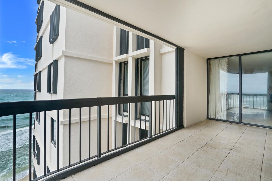 合同活跃: $5,000 (2 贝兹, 2 浴室, 1586 平方英尺)