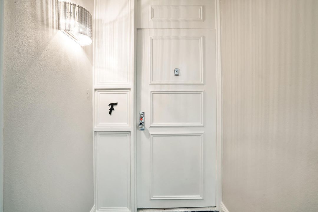 合同活跃: $5,000 (2 贝兹, 2 浴室, 1586 平方英尺)