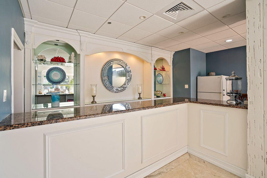 合同活跃: $5,000 (2 贝兹, 2 浴室, 1586 平方英尺)