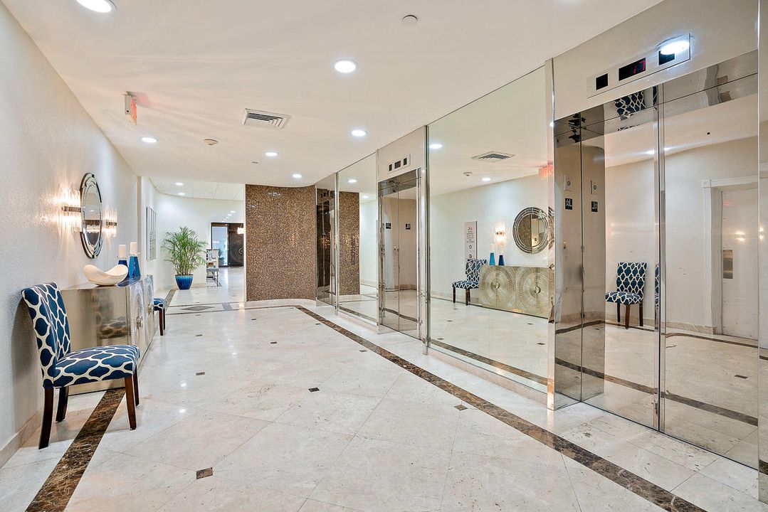 合同活跃: $5,000 (2 贝兹, 2 浴室, 1586 平方英尺)