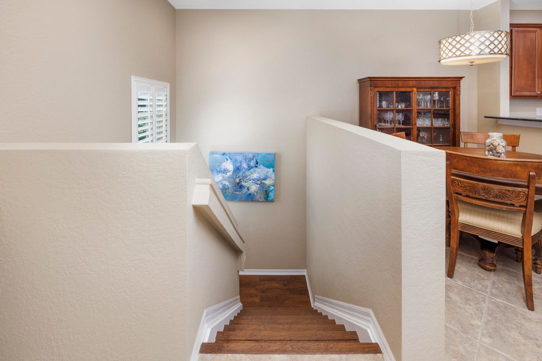 Под контрактом: $269,900 (2 спален, 2 ванн, 1005 Квадратных фут)