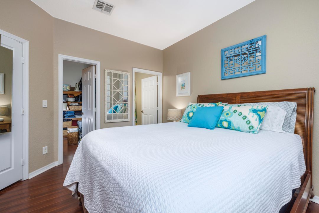 Под контрактом: $269,900 (2 спален, 2 ванн, 1005 Квадратных фут)