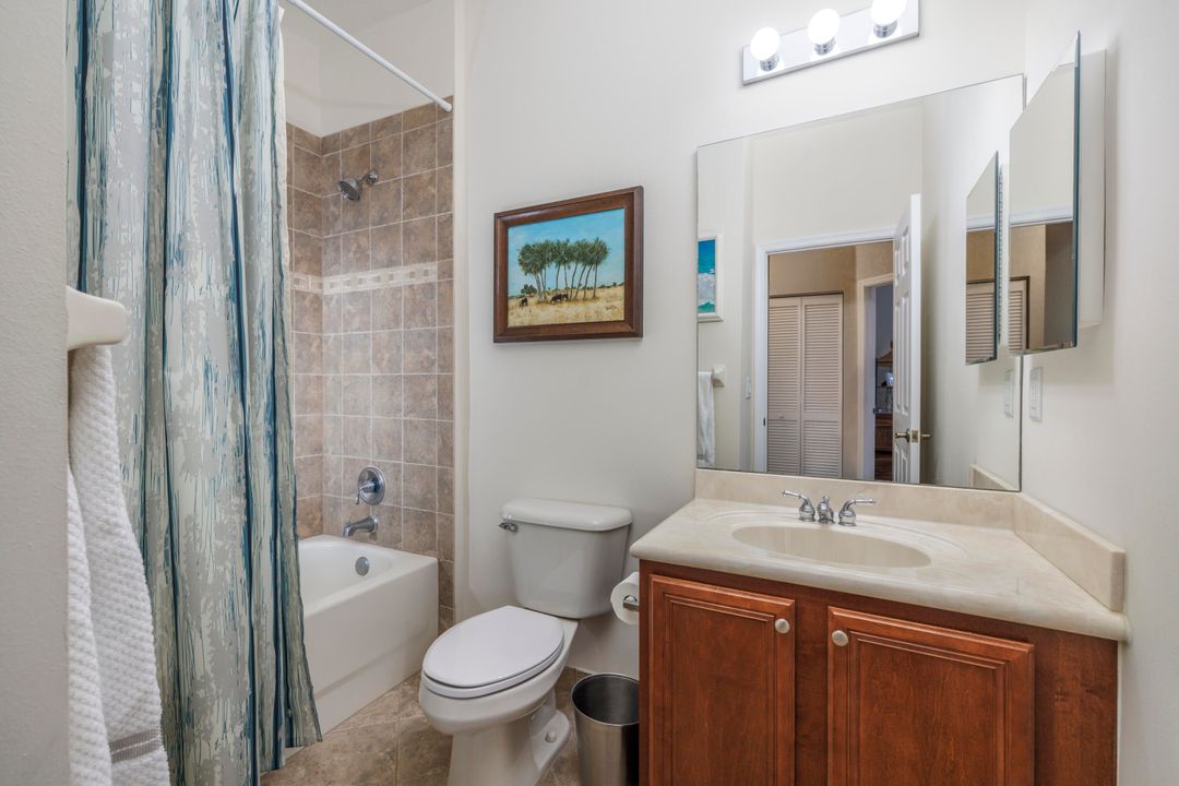 Под контрактом: $269,900 (2 спален, 2 ванн, 1005 Квадратных фут)