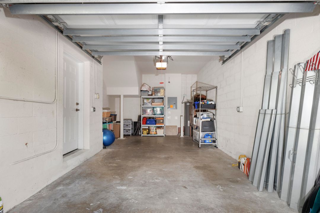 Под контрактом: $269,900 (2 спален, 2 ванн, 1005 Квадратных фут)