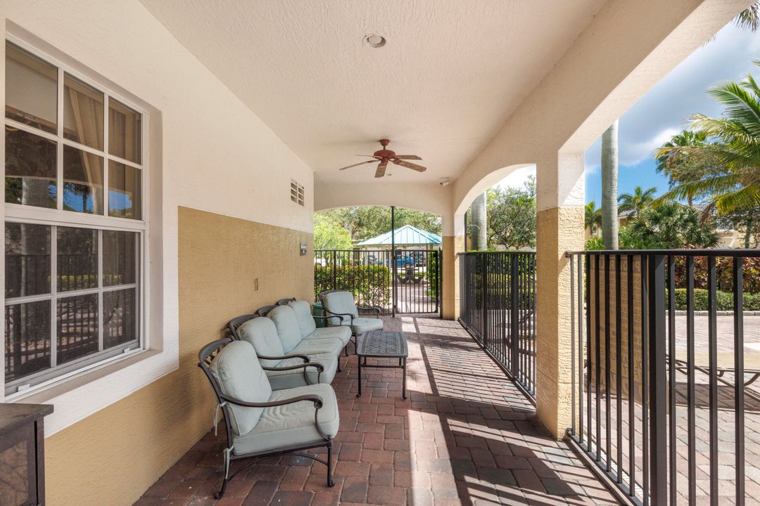 Под контрактом: $269,900 (2 спален, 2 ванн, 1005 Квадратных фут)