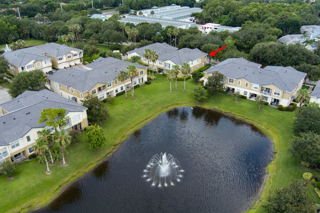 Под контрактом: $269,900 (2 спален, 2 ванн, 1005 Квадратных фут)