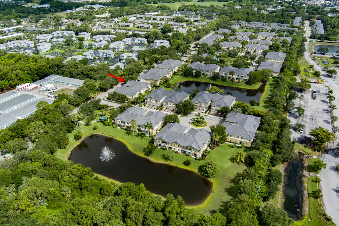 Под контрактом: $269,900 (2 спален, 2 ванн, 1005 Квадратных фут)