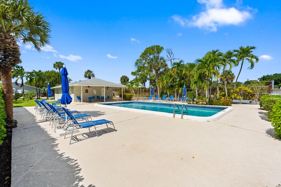 Под контрактом: $275,000 (2 спален, 2 ванн, 1020 Квадратных фут)