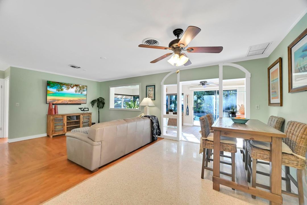 For Sale: $649,900 (2 beds, 2 baths, 1200 Square Feet)