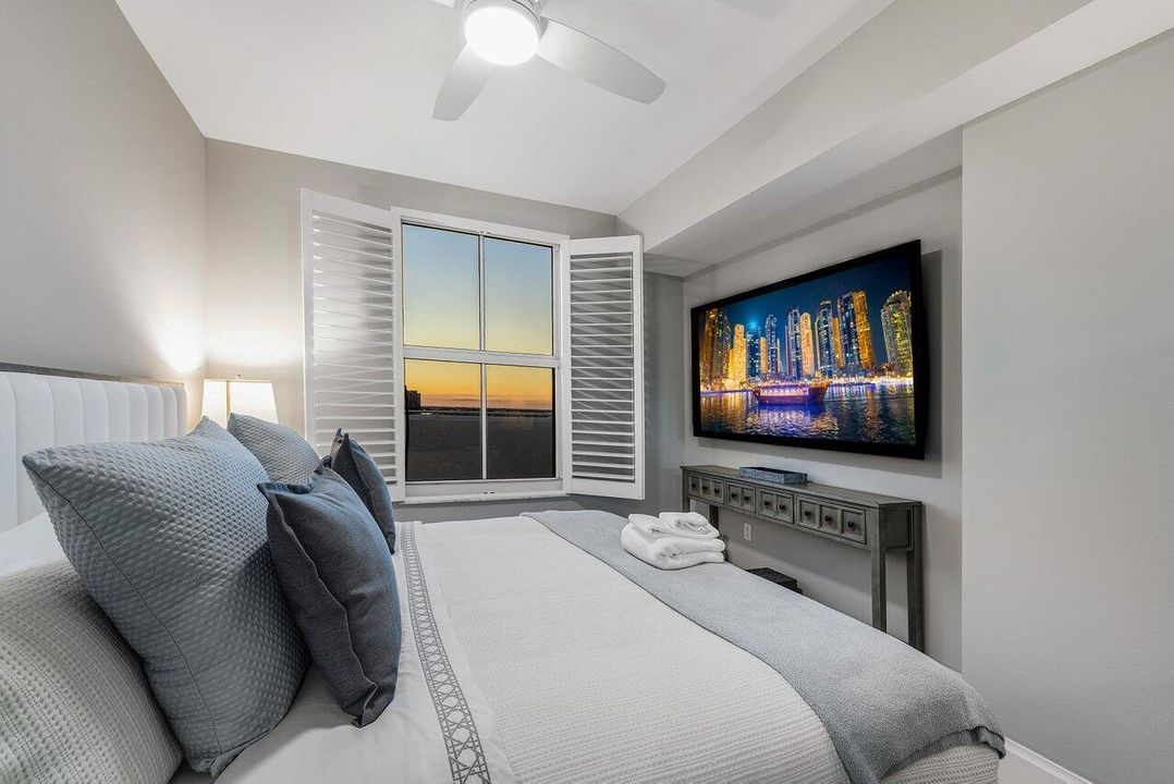 For Sale: $725,000 (1 beds, 1 baths, 720 Square Feet)