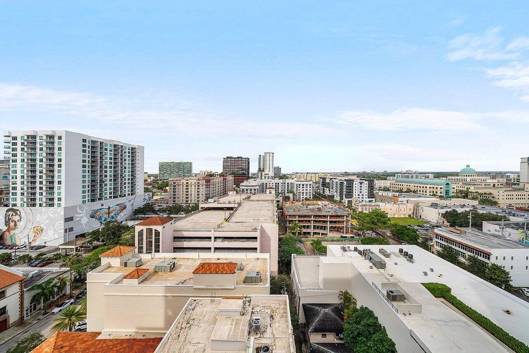 For Sale: $725,000 (1 beds, 1 baths, 720 Square Feet)