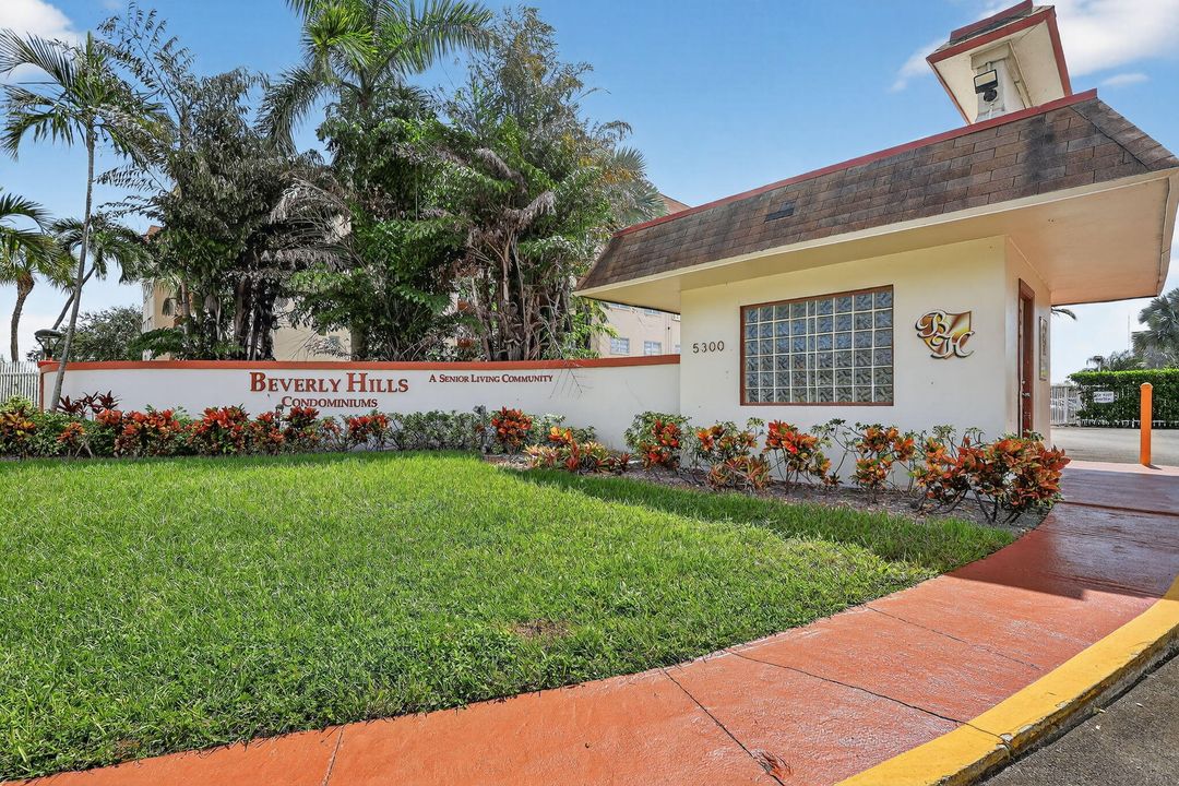 For Sale: $125,000 (2 beds, 1 baths, 880 Square Feet)