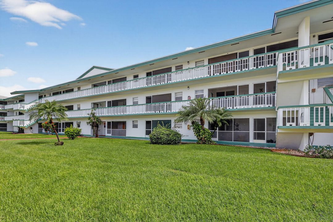 For Sale: $125,000 (2 beds, 1 baths, 880 Square Feet)