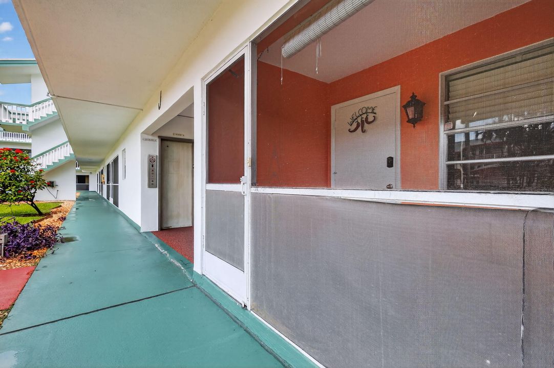 For Sale: $125,000 (2 beds, 1 baths, 880 Square Feet)