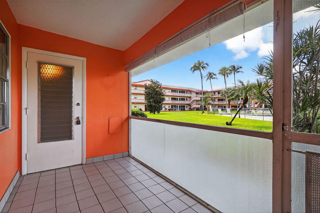 For Sale: $125,000 (2 beds, 1 baths, 880 Square Feet)