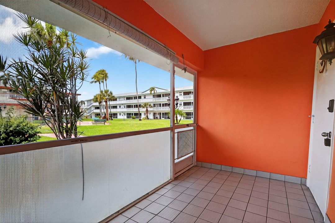 For Sale: $125,000 (2 beds, 1 baths, 880 Square Feet)