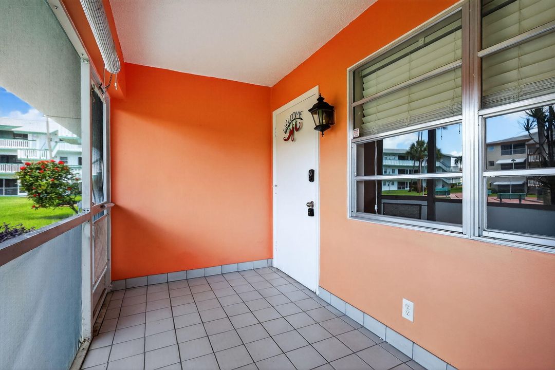 For Sale: $125,000 (2 beds, 1 baths, 880 Square Feet)