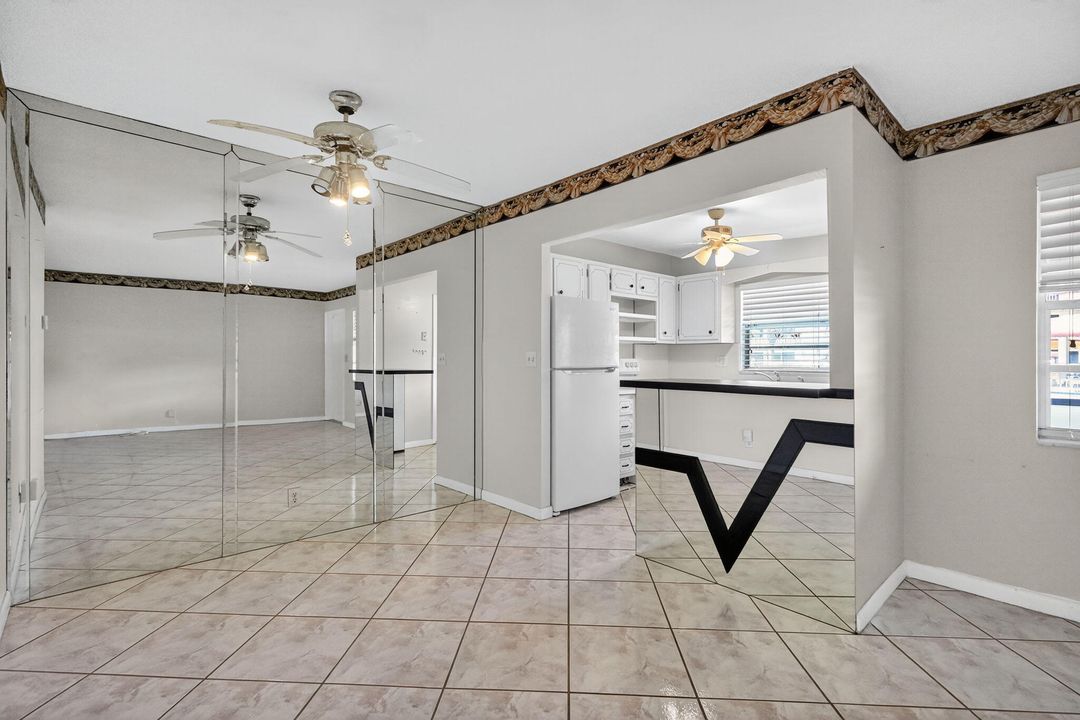 For Sale: $125,000 (2 beds, 1 baths, 880 Square Feet)