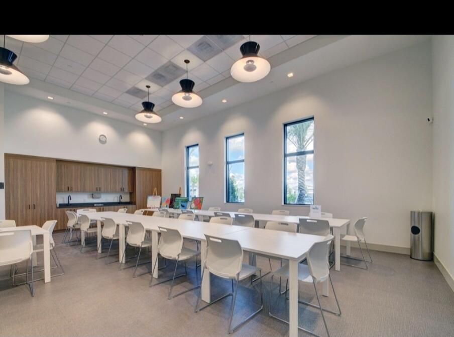 На продажу: $735,900 (3 спален, 3 ванн, 2032 Квадратных фут)