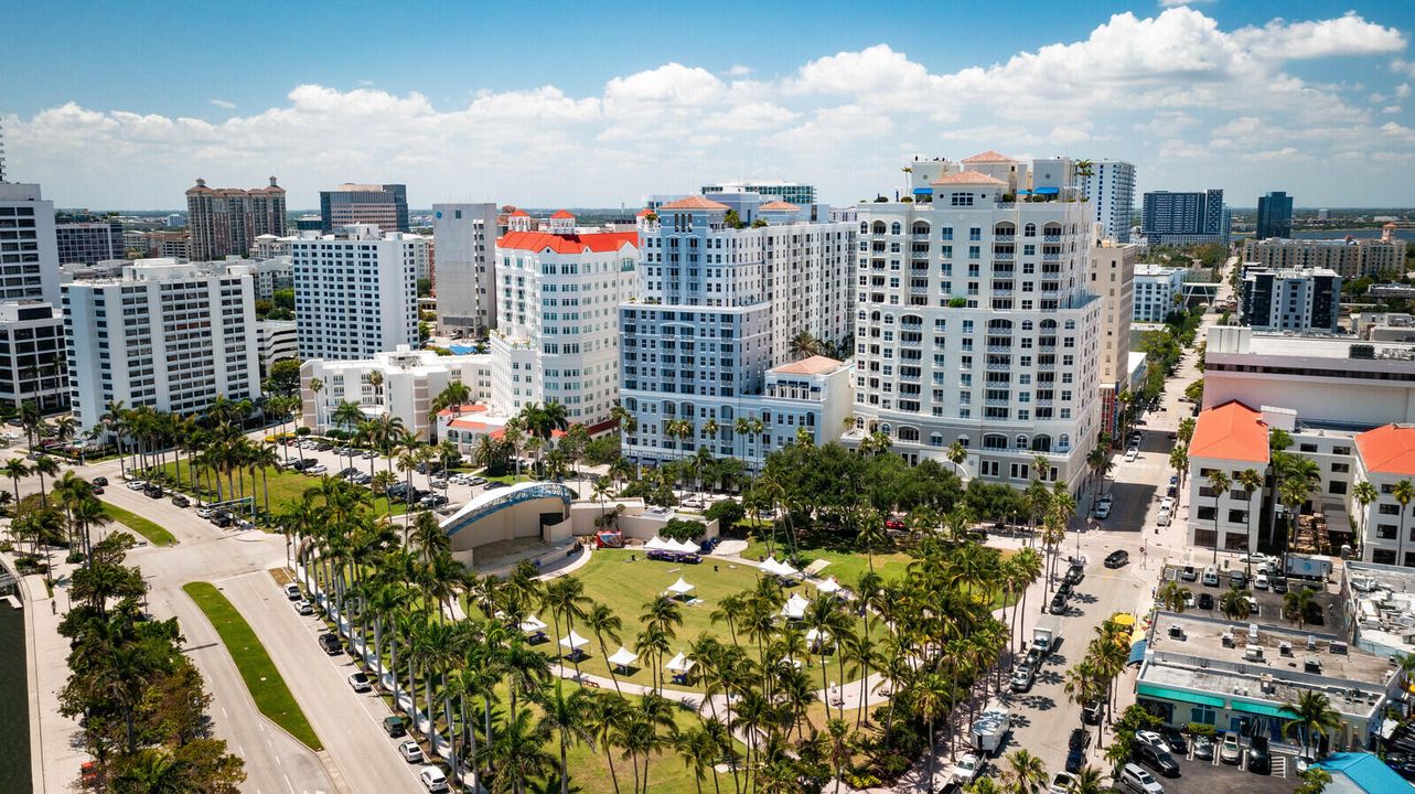 For Sale: $725,000 (1 beds, 1 baths, 720 Square Feet)