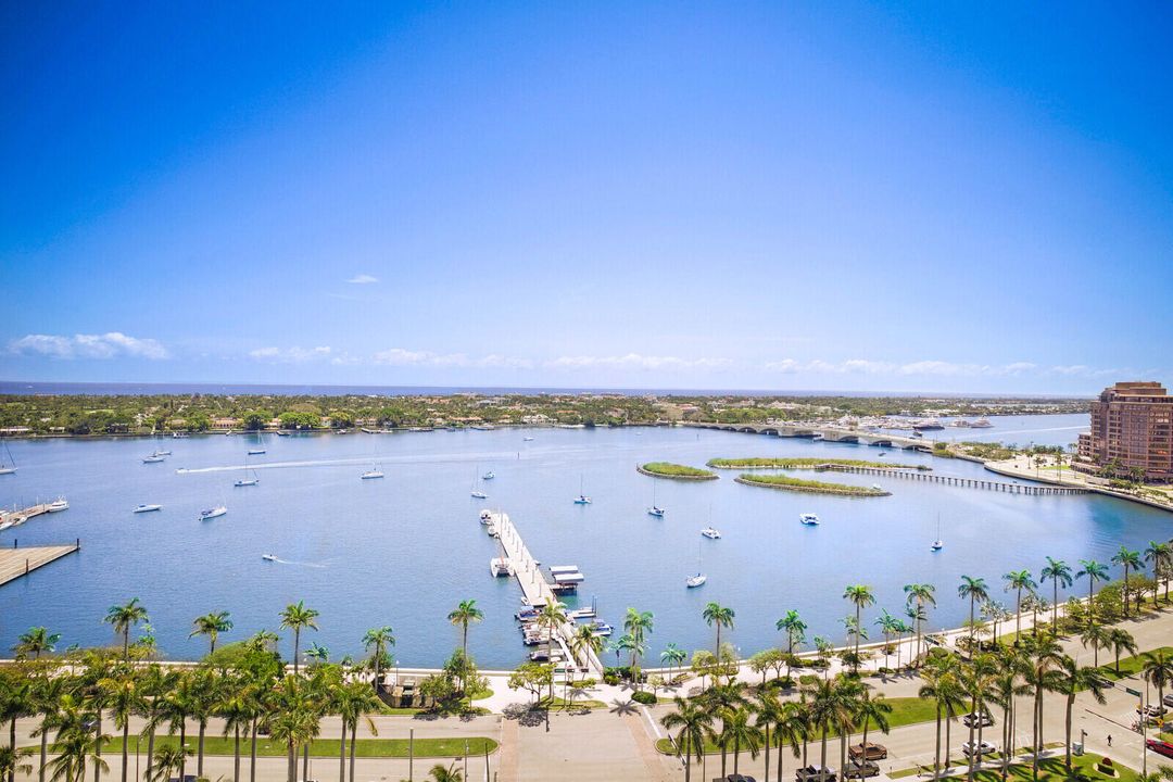 For Sale: $725,000 (1 beds, 1 baths, 720 Square Feet)