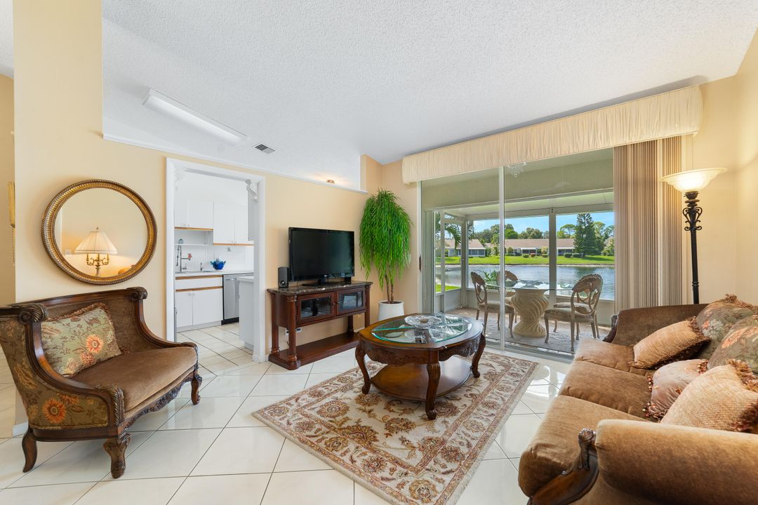 Active With Contract: $325,000 (3 beds, 2 baths, 1371 Square Feet)