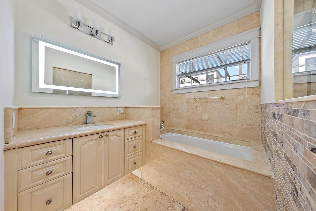 待售: $4,495,000 (6 贝兹, 4 浴室, 3786 平方英尺)