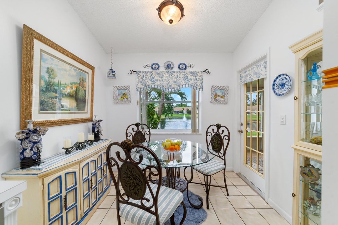 Active With Contract: $325,000 (3 beds, 2 baths, 1371 Square Feet)