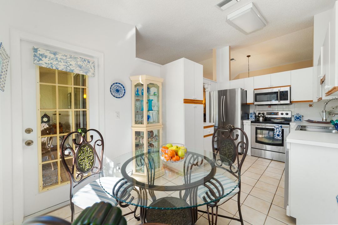 Active With Contract: $325,000 (3 beds, 2 baths, 1371 Square Feet)