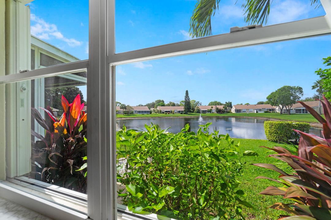 Active With Contract: $325,000 (3 beds, 2 baths, 1371 Square Feet)