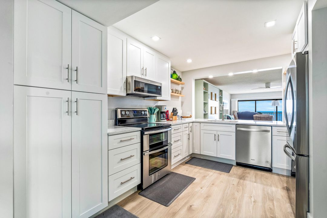 На продажу: $900,000 (2 спален, 2 ванн, 1350 Квадратных фут)