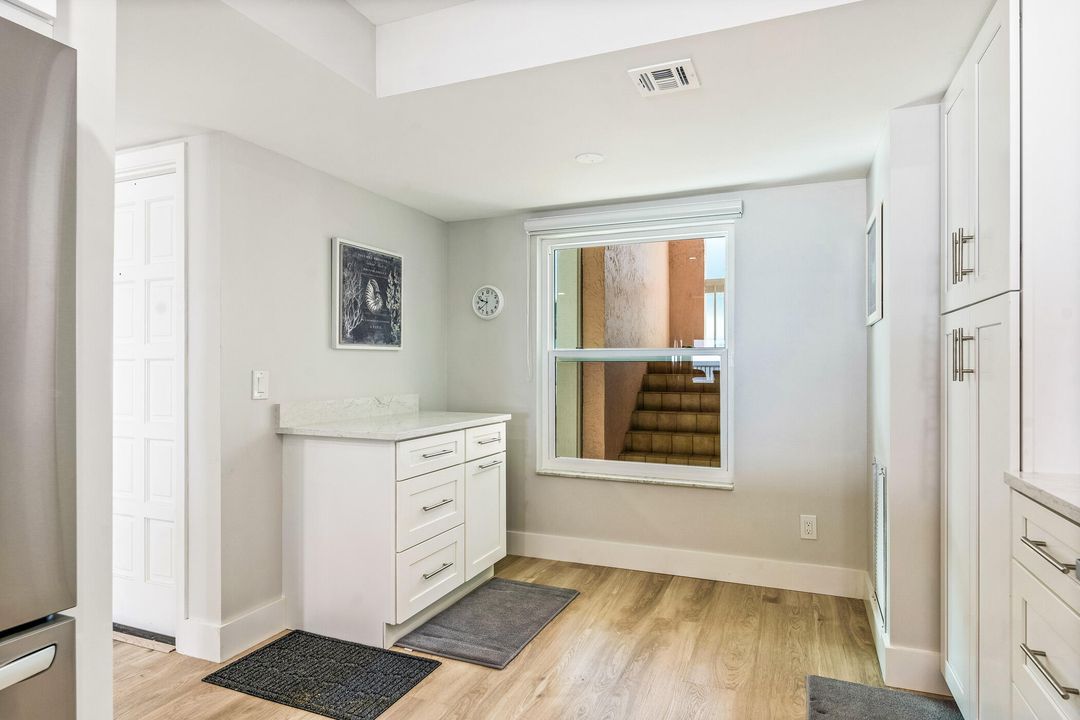 На продажу: $900,000 (2 спален, 2 ванн, 1350 Квадратных фут)