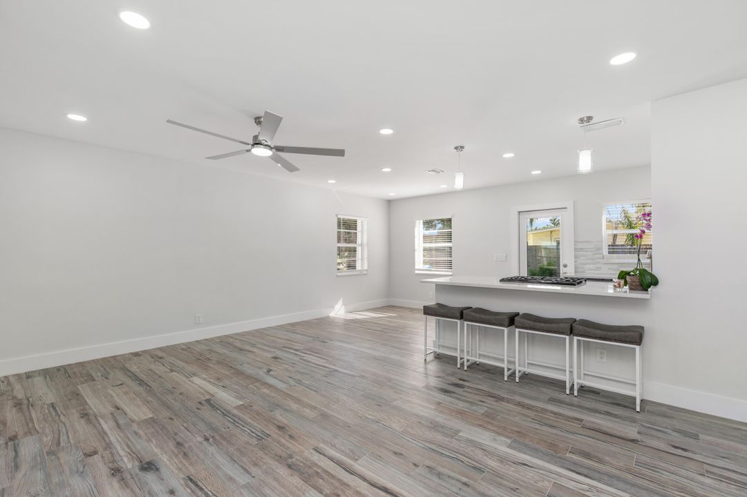 На продажу: $485,000 (3 спален, 2 ванн, 1270 Квадратных фут)