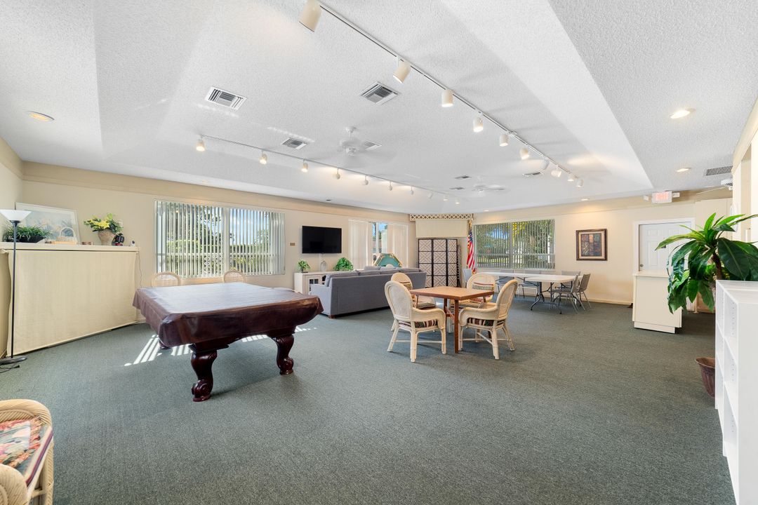 Active With Contract: $325,000 (3 beds, 2 baths, 1371 Square Feet)