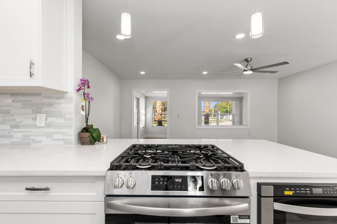 На продажу: $485,000 (3 спален, 2 ванн, 1270 Квадратных фут)