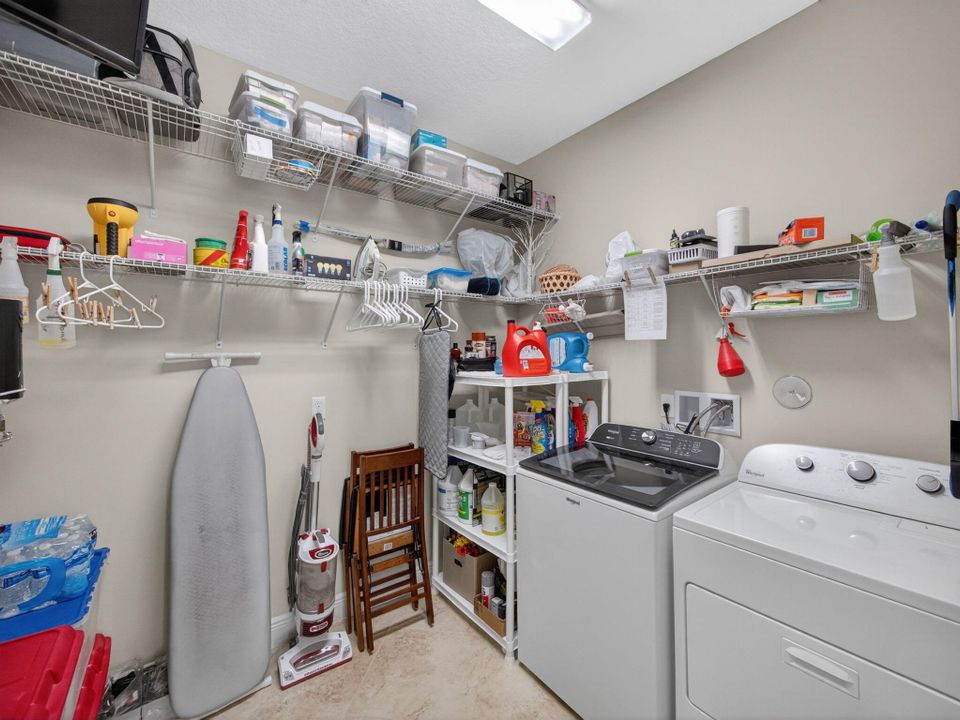 For Sale: $345,000 (2 beds, 2 baths, 1742 Square Feet)