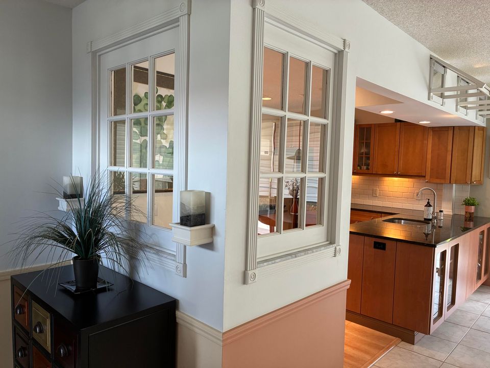 Active With Contract: $125,000 (1 beds, 1 baths, 1104 Square Feet)