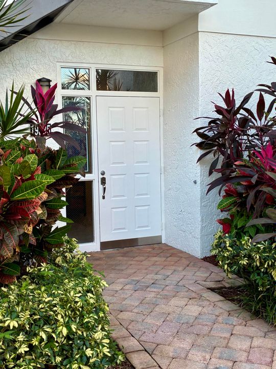 Active With Contract: $125,000 (1 beds, 1 baths, 1104 Square Feet)