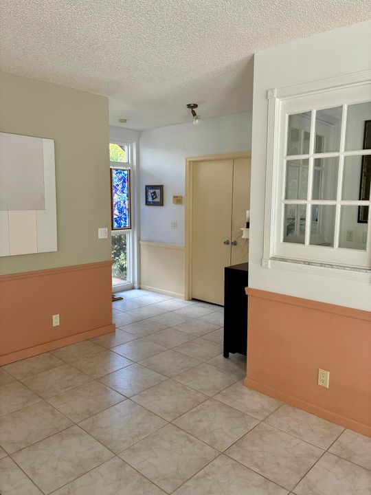 Active With Contract: $125,000 (1 beds, 1 baths, 1104 Square Feet)