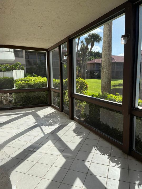 Active With Contract: $125,000 (1 beds, 1 baths, 1104 Square Feet)