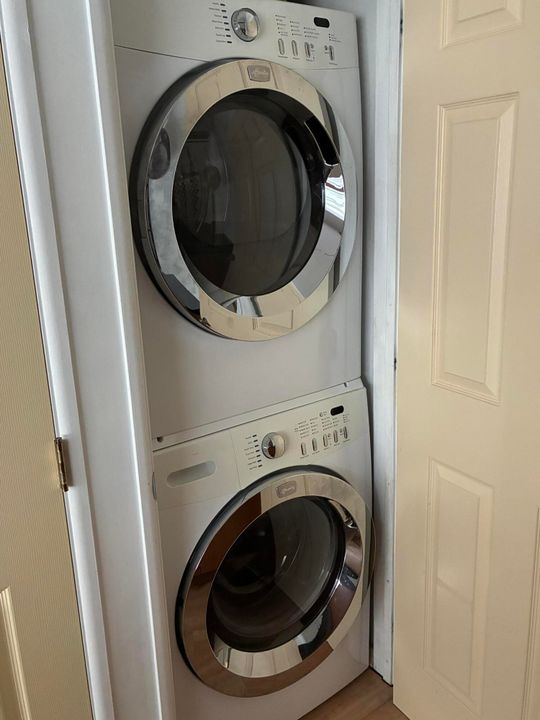 Active With Contract: $125,000 (1 beds, 1 baths, 1104 Square Feet)