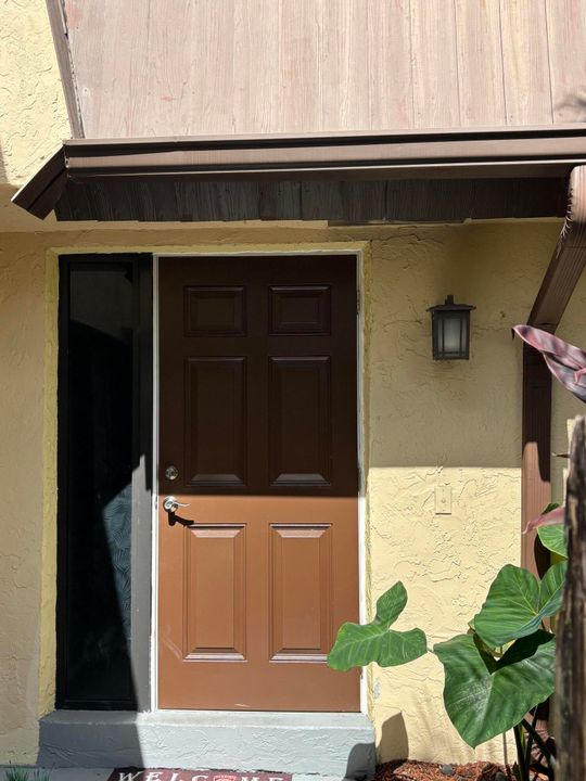 For Sale: $305,000 (2 beds, 1 baths, 1157 Square Feet)