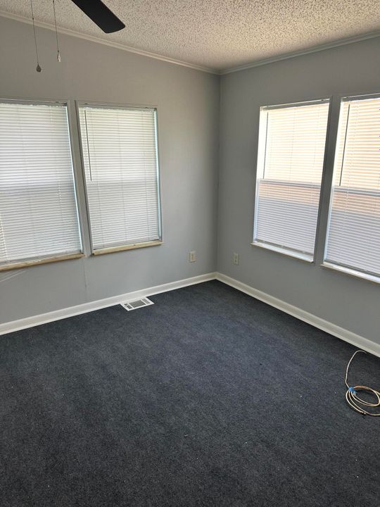 For Sale: $82,900 (2 beds, 2 baths, 1326 Square Feet)