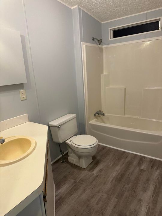 For Sale: $82,900 (2 beds, 2 baths, 1326 Square Feet)