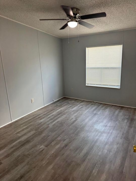 For Sale: $82,900 (2 beds, 2 baths, 1326 Square Feet)