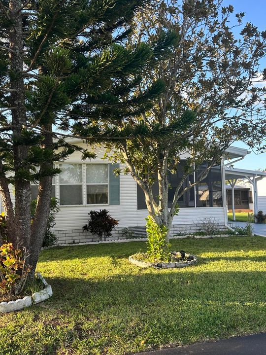 For Sale: $82,900 (2 beds, 2 baths, 1326 Square Feet)