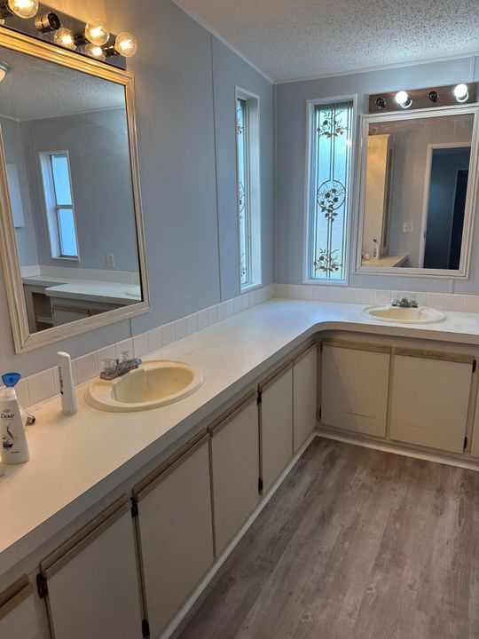 For Sale: $82,900 (2 beds, 2 baths, 1326 Square Feet)