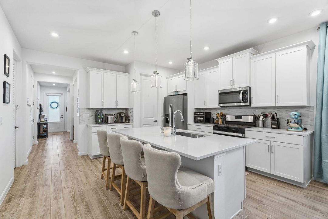 For Sale: $619,900 (3 beds, 2 baths, 1998 Square Feet)