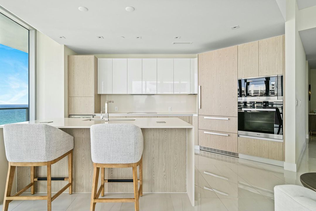 出租: $16,000 (2 贝兹, 2 浴室, 1775 平方英尺)